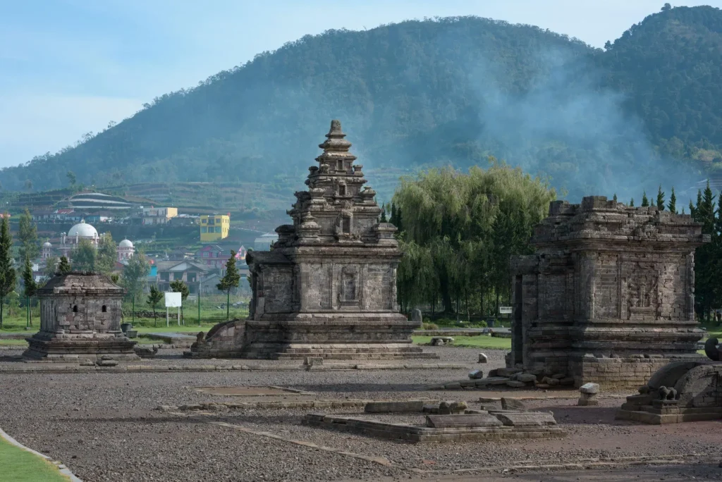 candi arjuna dieng