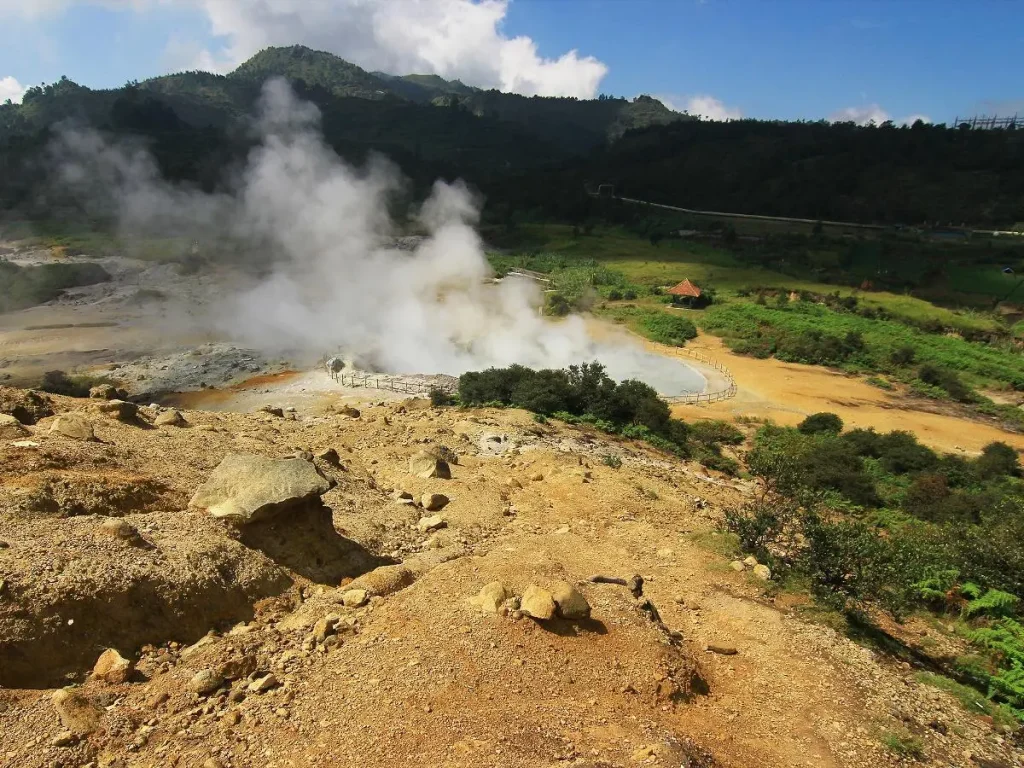 kawah sikidang dieng
